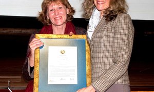 Dr Lisel Joubert bekroon